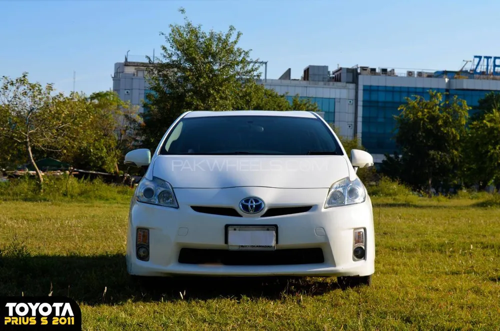 Toyota Prius 2011 for Sale in Multan Image-1