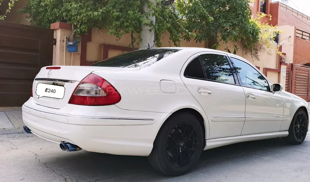 مرسڈیز بینز ای کلاس 2005 for Sale in لاہور مرسڈیز بینز ای کلاس 2005 for Sale in لاہور Image-10
