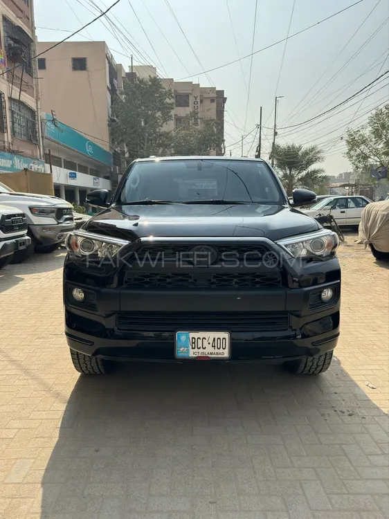 Toyota 4 Runner 2017 for Sale in Karachi Image-1