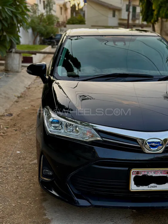 Toyota Corolla Axio 2018 for Sale in Karachi Image-1