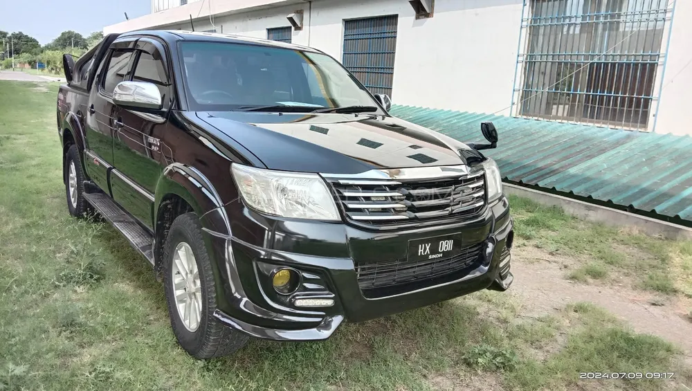 Toyota Hilux 2014 for Sale in Islamabad Image-1