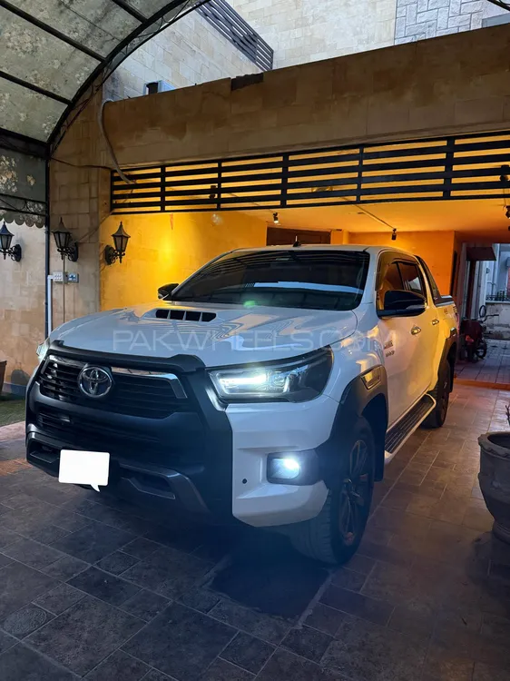 Toyota Hilux 2017 for Sale in Islamabad Image-1