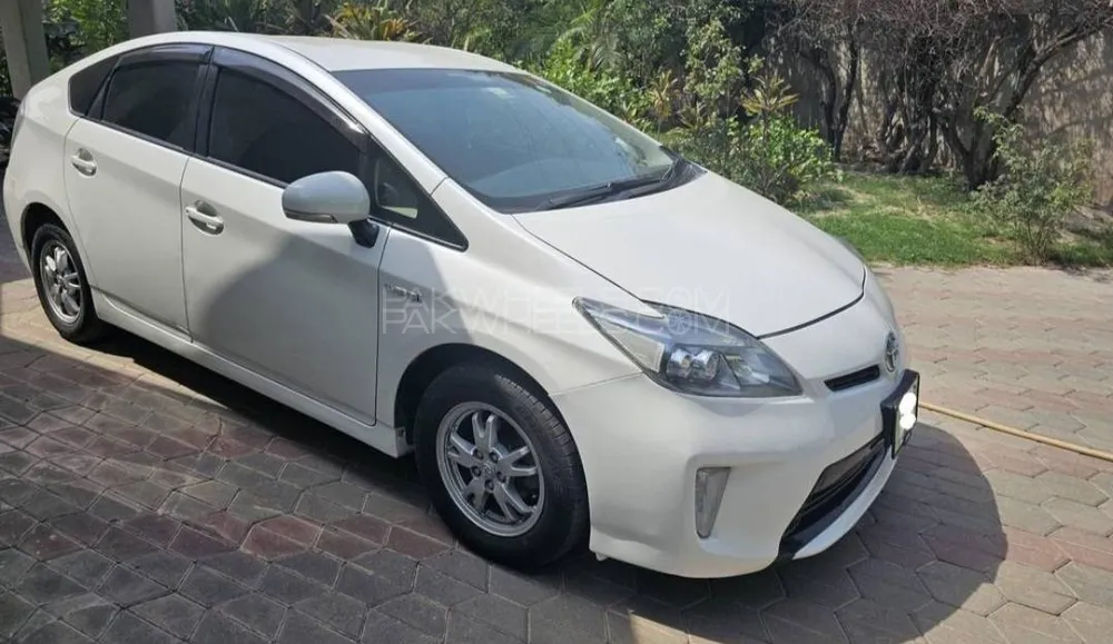 Toyota Prius 2012 for Sale in Lahore Image-1