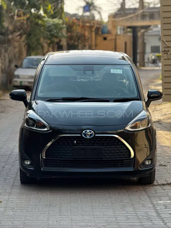 Toyota Sienta 2019 for Sale in Sialkot Image-1