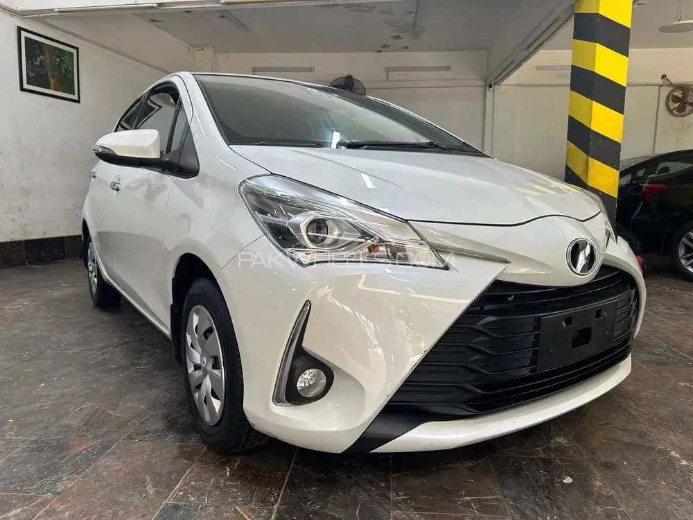 Toyota Vitz 2019 for Sale in Karachi Image-1