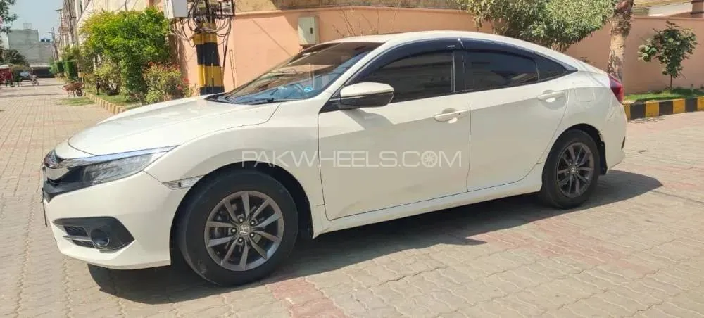Honda Civic 2020 for Sale in Okara Image-1