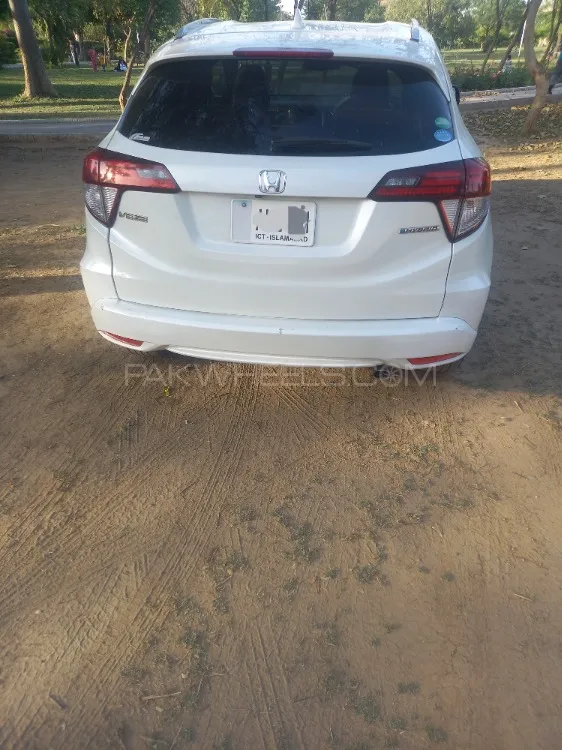 Honda Vezel 2017 for Sale in Rawalpindi Image-1