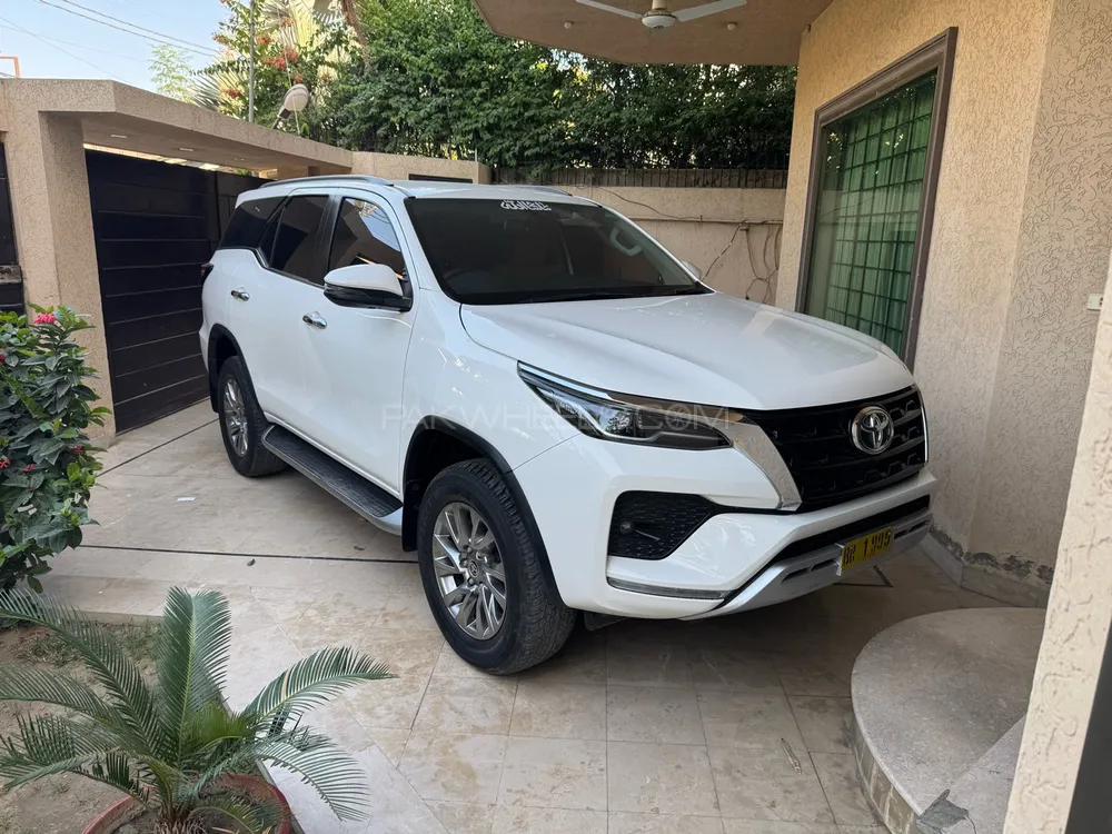 Toyota Fortuner 2021 for Sale in Karachi Image-1