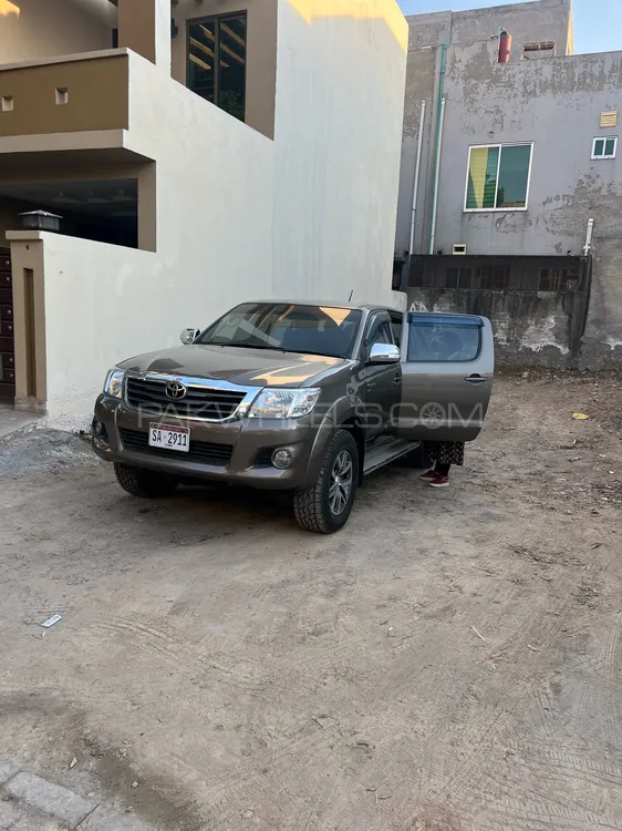 Toyota Hilux 2014 for Sale in Lahore Image-1