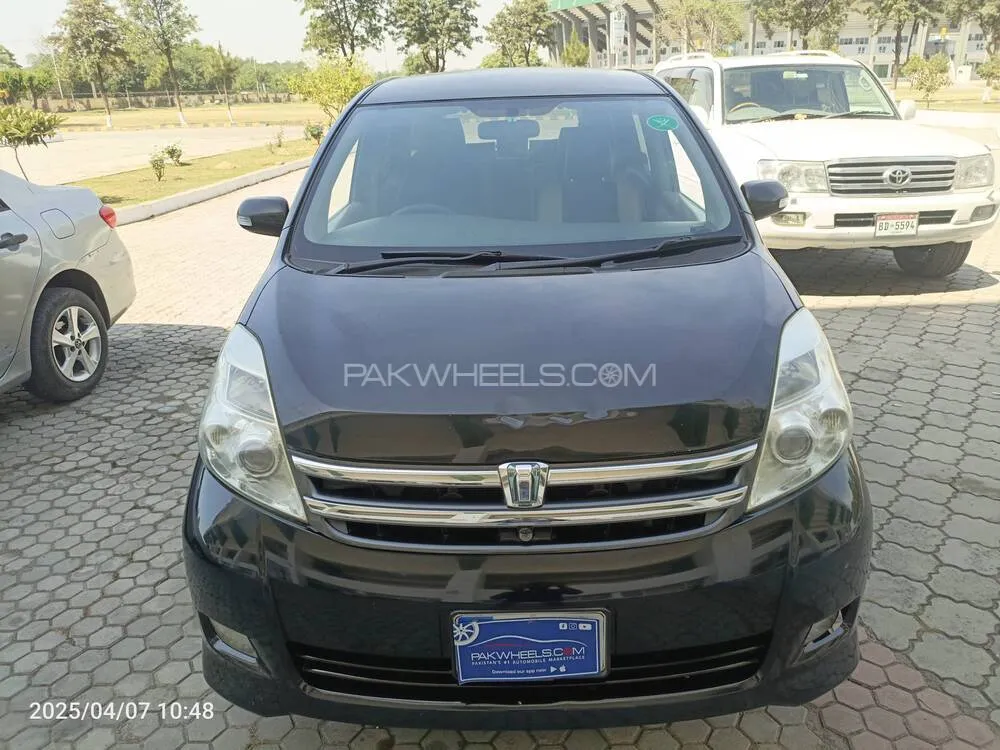 Toyota ISIS 2006 for Sale in Lahore Image-1