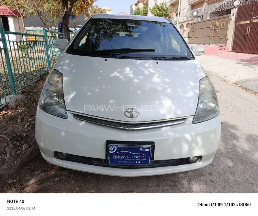 Toyota Prius 2006 for Sale in Islamabad Image-1