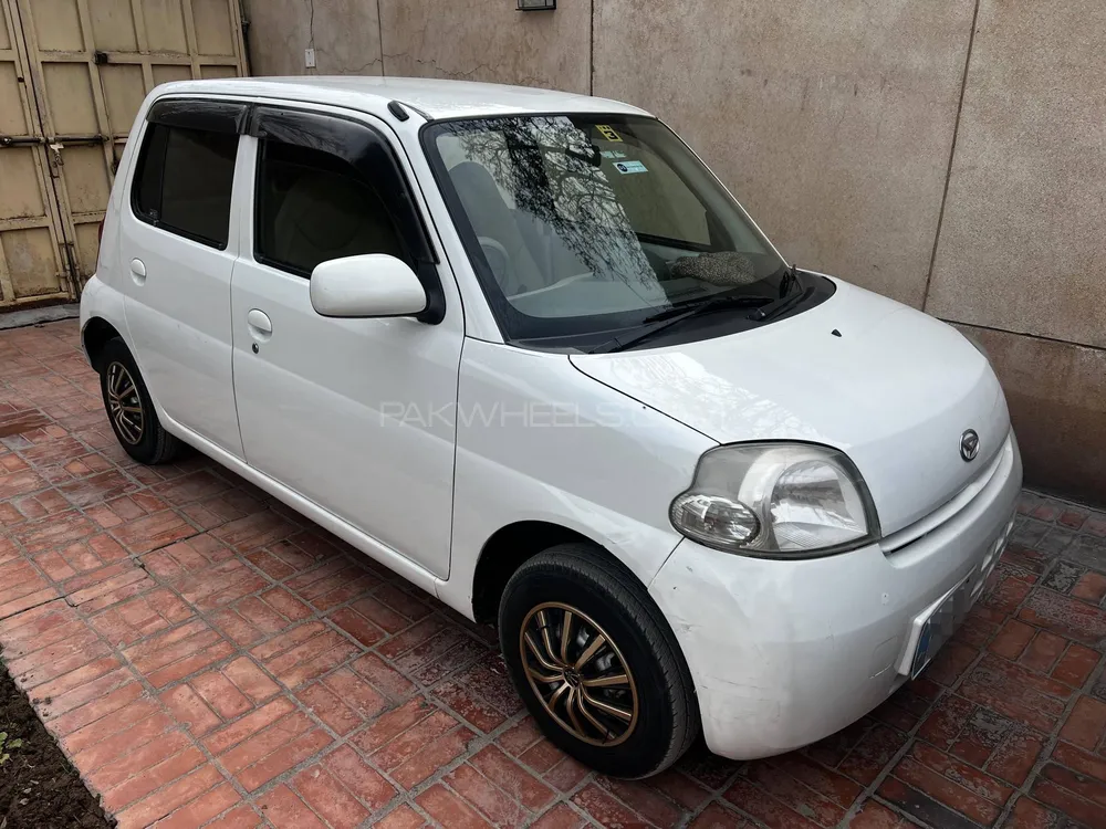 Daihatsu Esse 2007 for Sale in Peshawar Image-1
