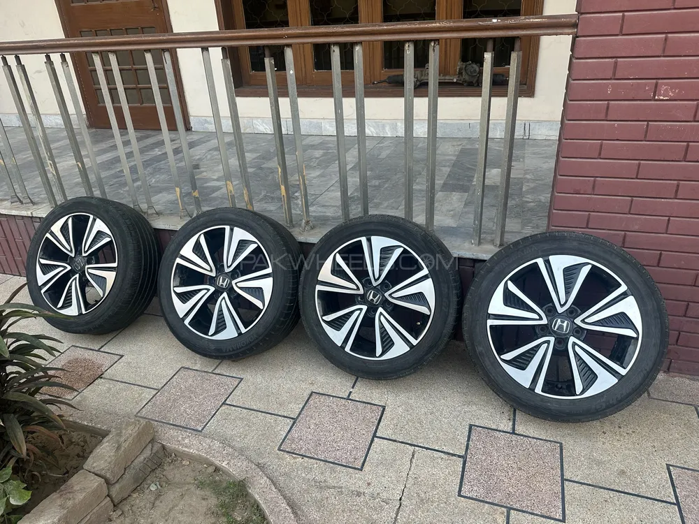 honda civic rs turbo original rims and tyres 2020 Image-1