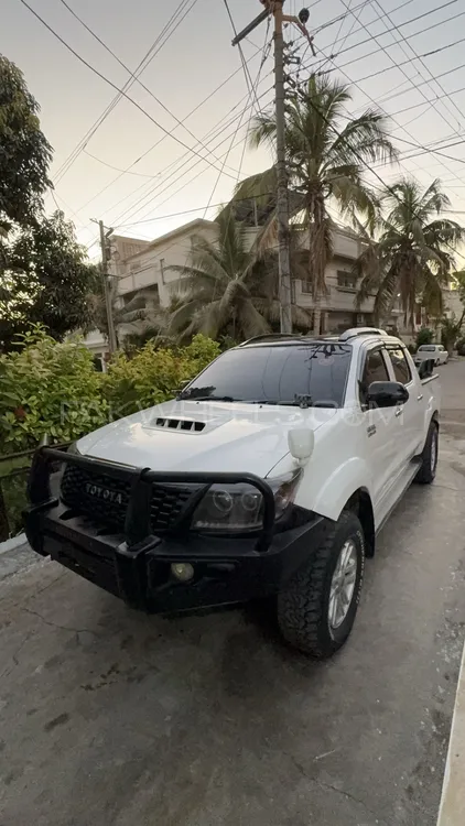 Toyota Hilux 2011 for Sale in Karachi Image-1
