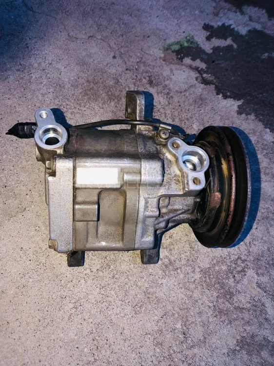 terios kid ac compressor Image-1