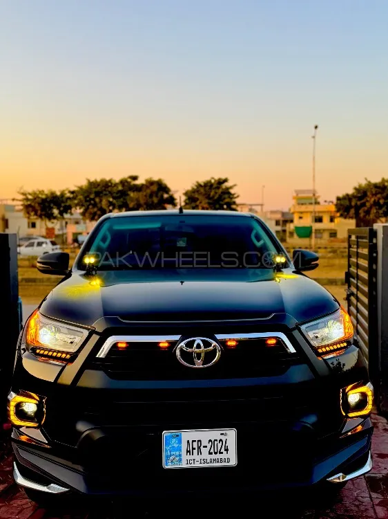 Toyota Hilux 2024 for Sale in Islamabad Image-1