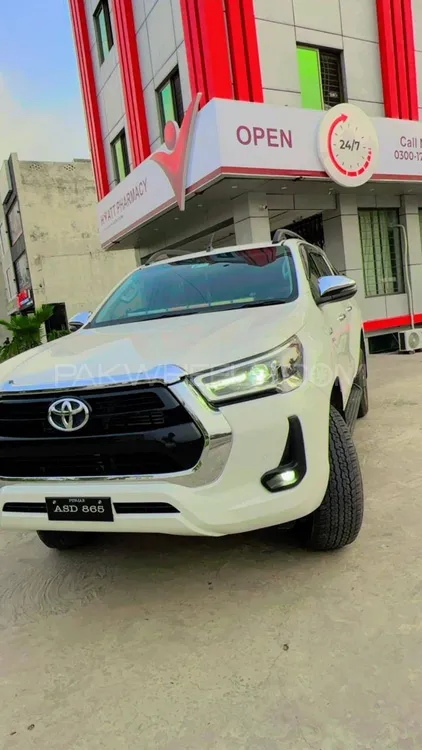 Toyota Hilux 2024 for Sale in Lahore Image-1