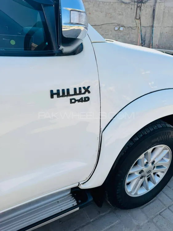 Toyota Hilux 2015 for Sale in D.G.Khan Image-1