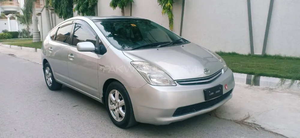 Toyota Prius 2010 for Sale in Peshawar Image-1
