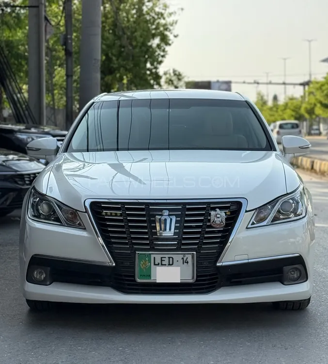 Toyota Crown 2013 for Sale in Lahore Image-1