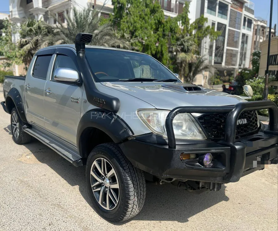 Toyota Hilux 2009 for Sale in Karachi Image-1