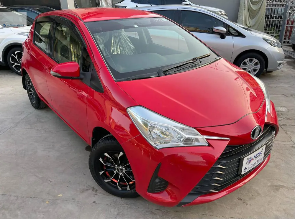 Toyota Vitz 2017 for Sale in Karachi Image-1