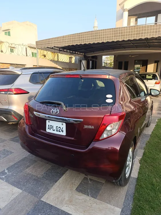 Toyota Vitz 2011 for Sale in Multan Image-1