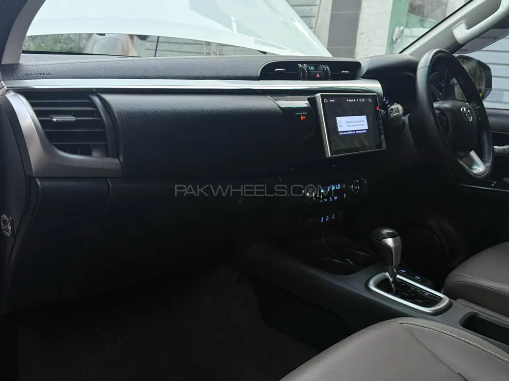 Toyota Hilux 2021 for Sale in Lahore Toyota Hilux 2021 for Sale in Lahore Image-12