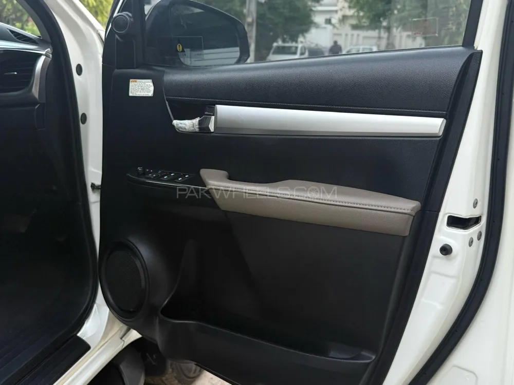 Toyota Hilux 2021 for Sale in Lahore Toyota Hilux 2021 for Sale in Lahore Image-13