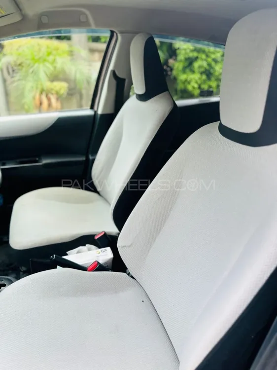Toyota Vitz 2011 for Sale in Peshawar Image-1