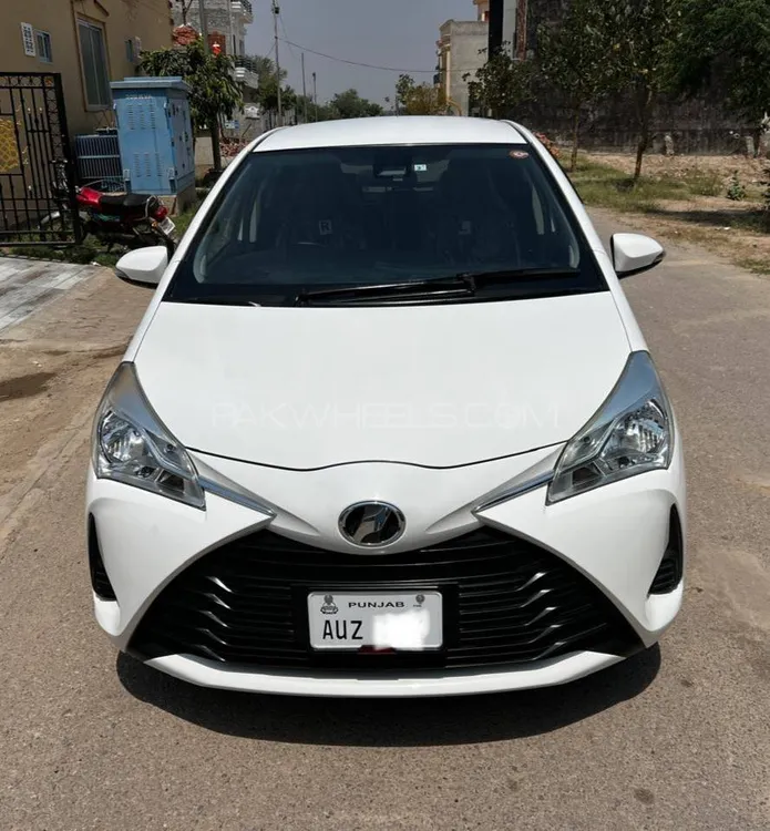 Toyota Vitz 2019 for Sale in Multan Image-1