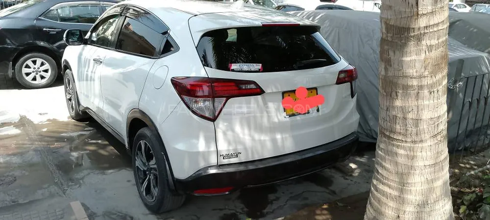 Honda Vezel 2014 for Sale in Karachi Image-1