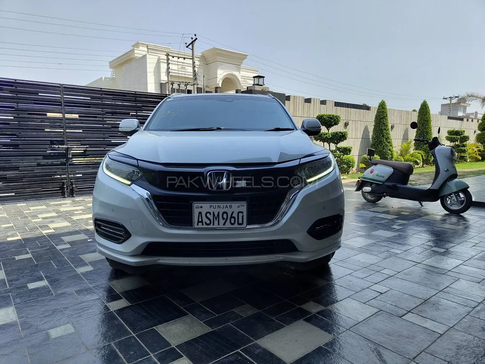 Honda Vezel 2019 for Sale in Okara Image-1
