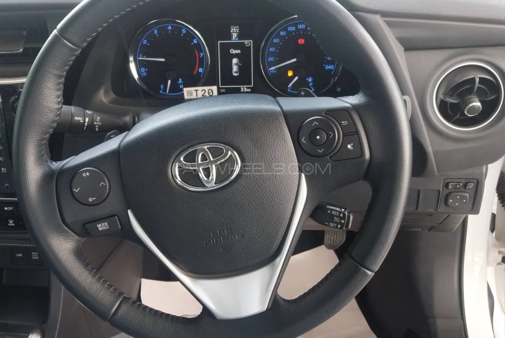 Toyota Corolla 2023 for Sale in Multan Toyota Corolla 2023 for Sale in Multan Image-10