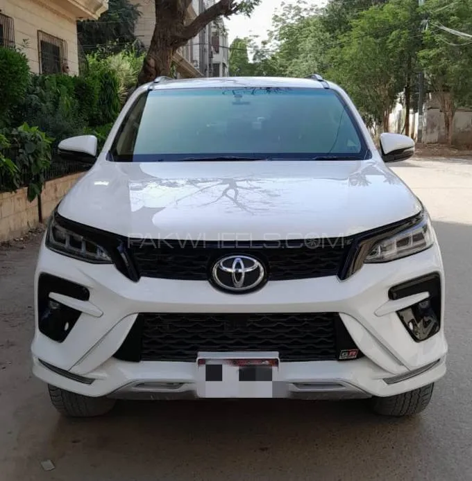 Toyota Fortuner 2020 for Sale in Karachi Image-1