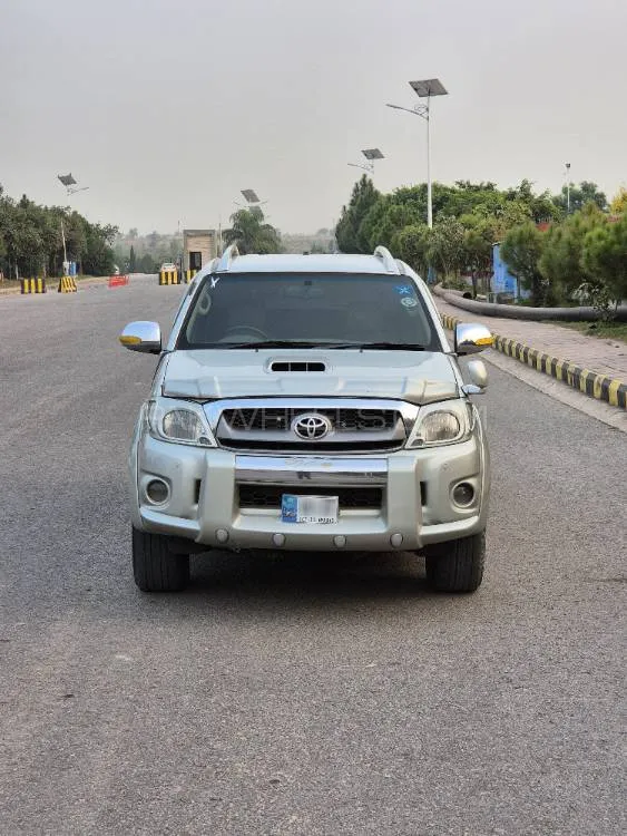 Toyota Hilux 2009 for Sale in Islamabad Image-1