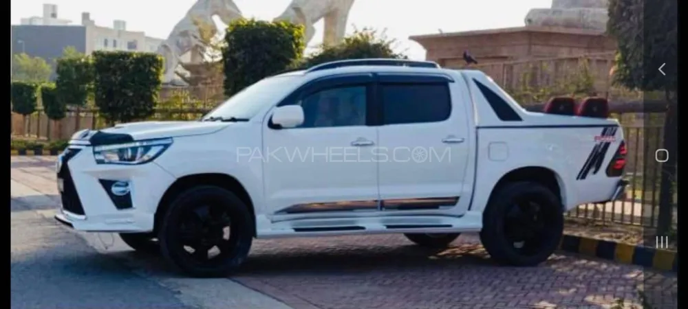 Toyota Hilux 2009 for Sale in Mirpur A.K. Image-1
