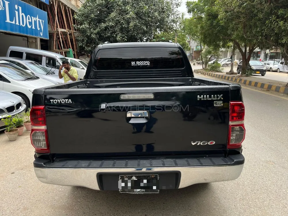 Toyota Hilux 2014 for Sale in Karachi Toyota Hilux 2014 for Sale in Karachi Image-6