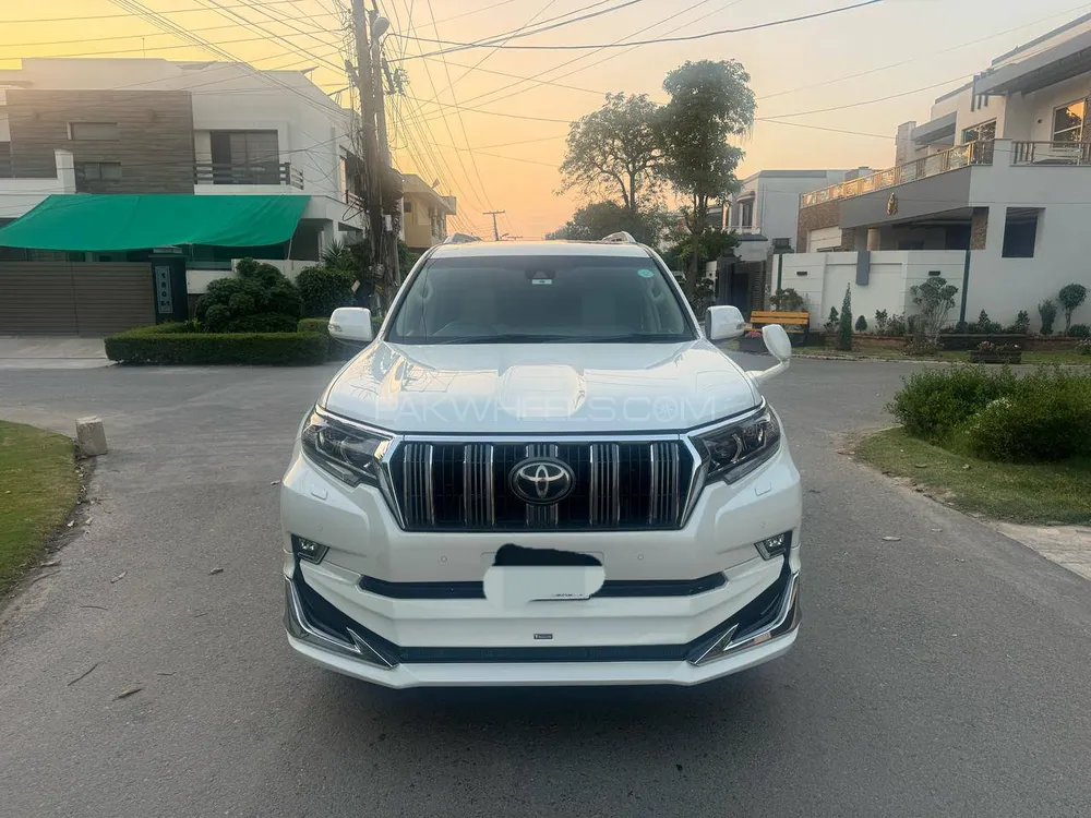 Toyota Prado 2017 for Sale in Lahore Image-1