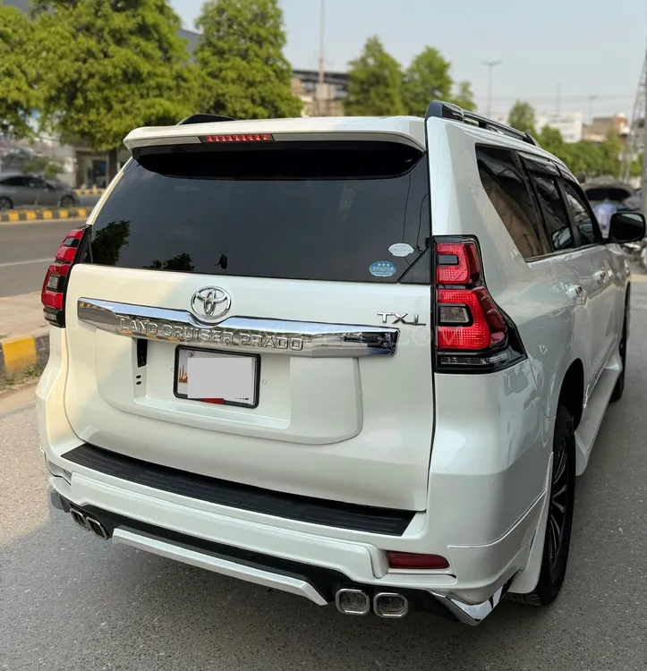 Toyota Prado 2010 for Sale in Lahore Toyota Prado 2010 for Sale in Lahore Image-12