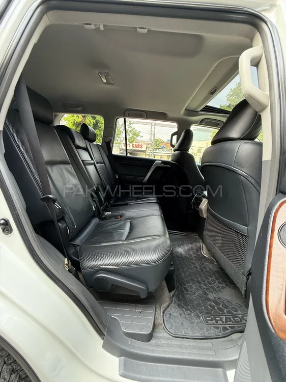 Toyota Prado 2010 for Sale in Lahore Toyota Prado 2010 for Sale in Lahore Image-14