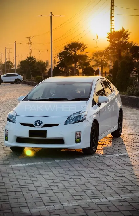 Toyota Prius 2011 for Sale in Peshawar Image-1