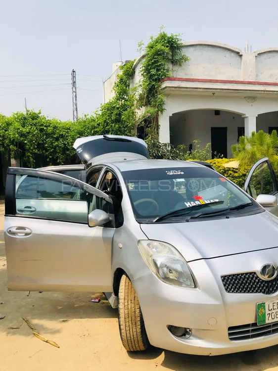 Toyota Vitz 2005 for Sale in Swabi Image-1