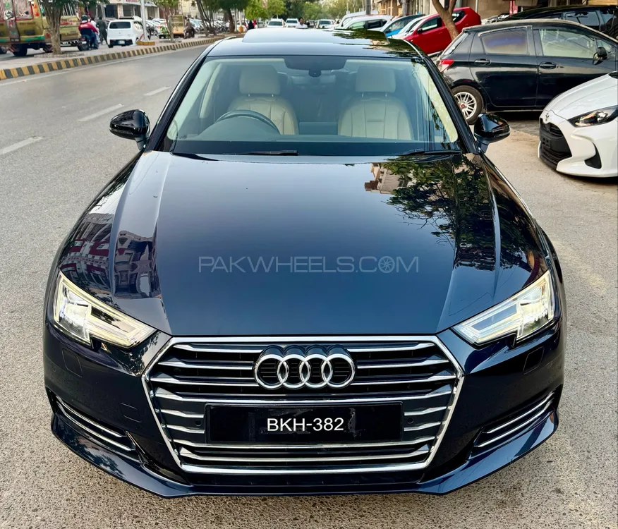 Audi A4 2017 for Sale in Karachi Image-1