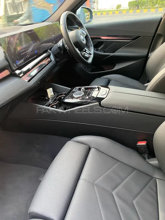 BMW i5 2023 for Sale in Lahore BMW i5 2023 for Sale in Lahore Image-6