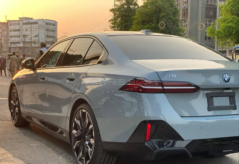 BMW i5 2023 for Sale in Lahore BMW i5 2023 for Sale in Lahore Image-18
