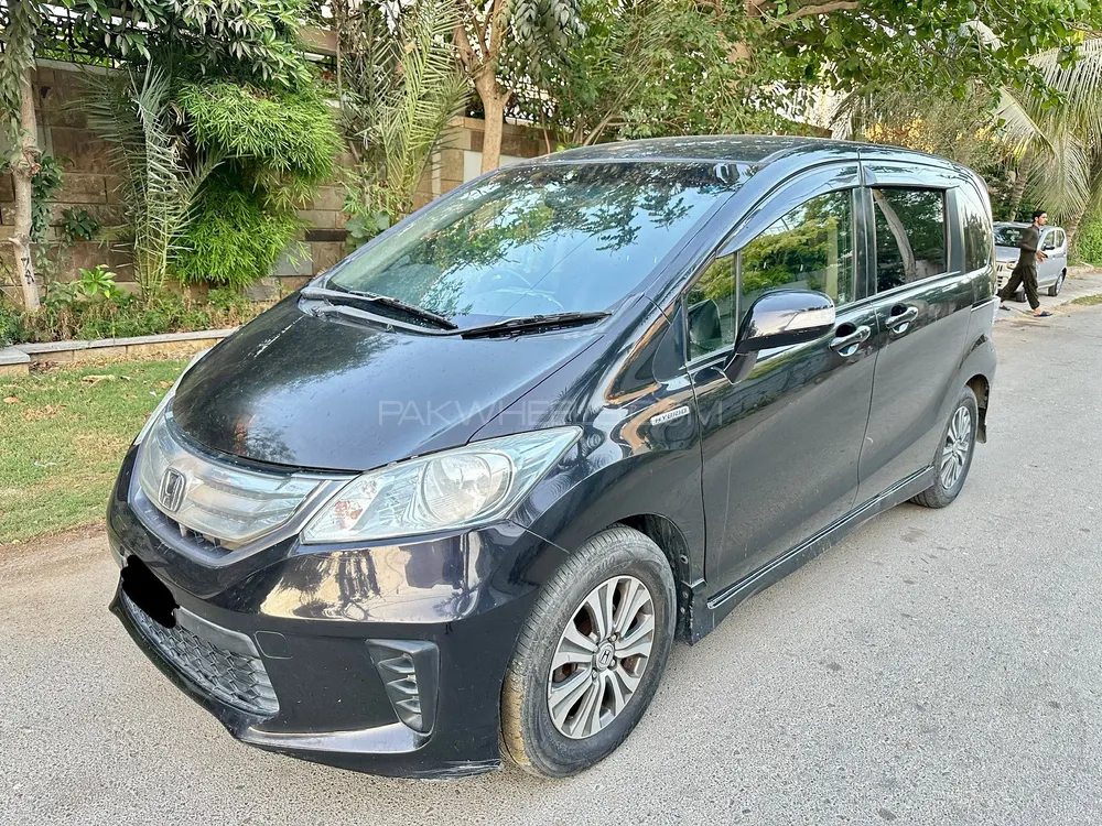 Honda Freed 2012 for Sale in Karachi Image-1