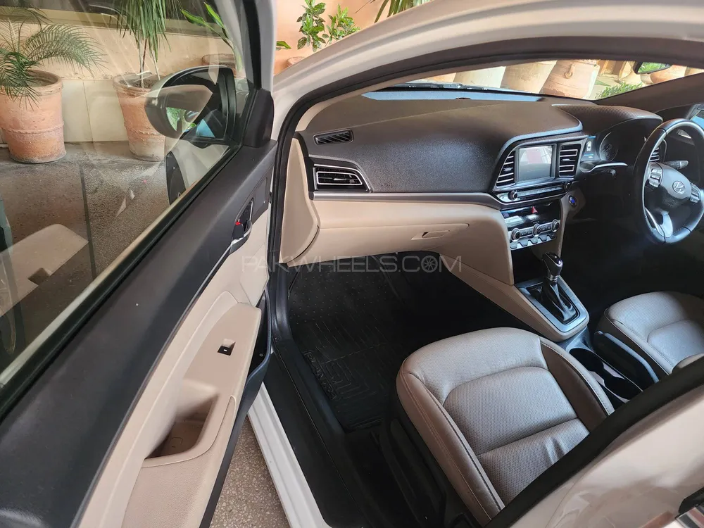 Hyundai Elantra 2022 for Sale in Lahore Image-1