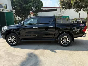Toyota Hilux Revo V Automatic 2.8 2019 for Sale