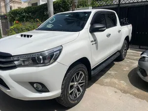 Toyota Hilux Revo V Automatic 3.0  2016 for Sale